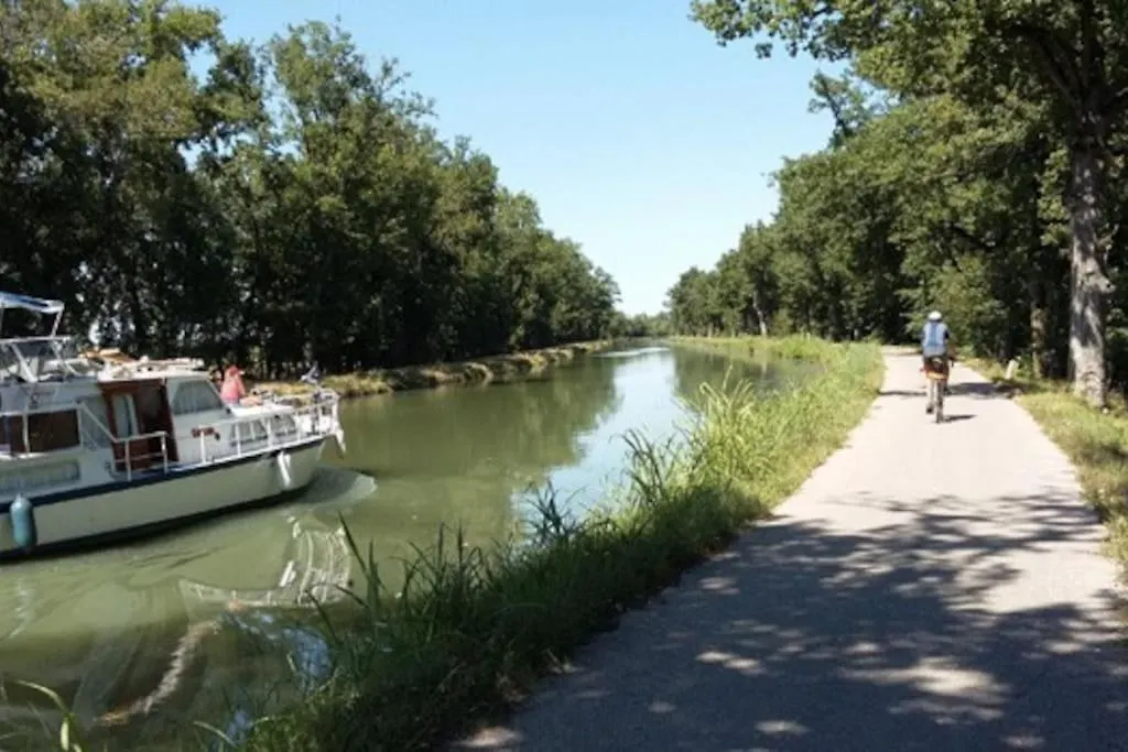 Le Cantomerle - Parking Gratuit Sur Place - Terrasse - Jardin - Appartement Au Bord Du Canal - 2 A 3 Personnes Montauban
